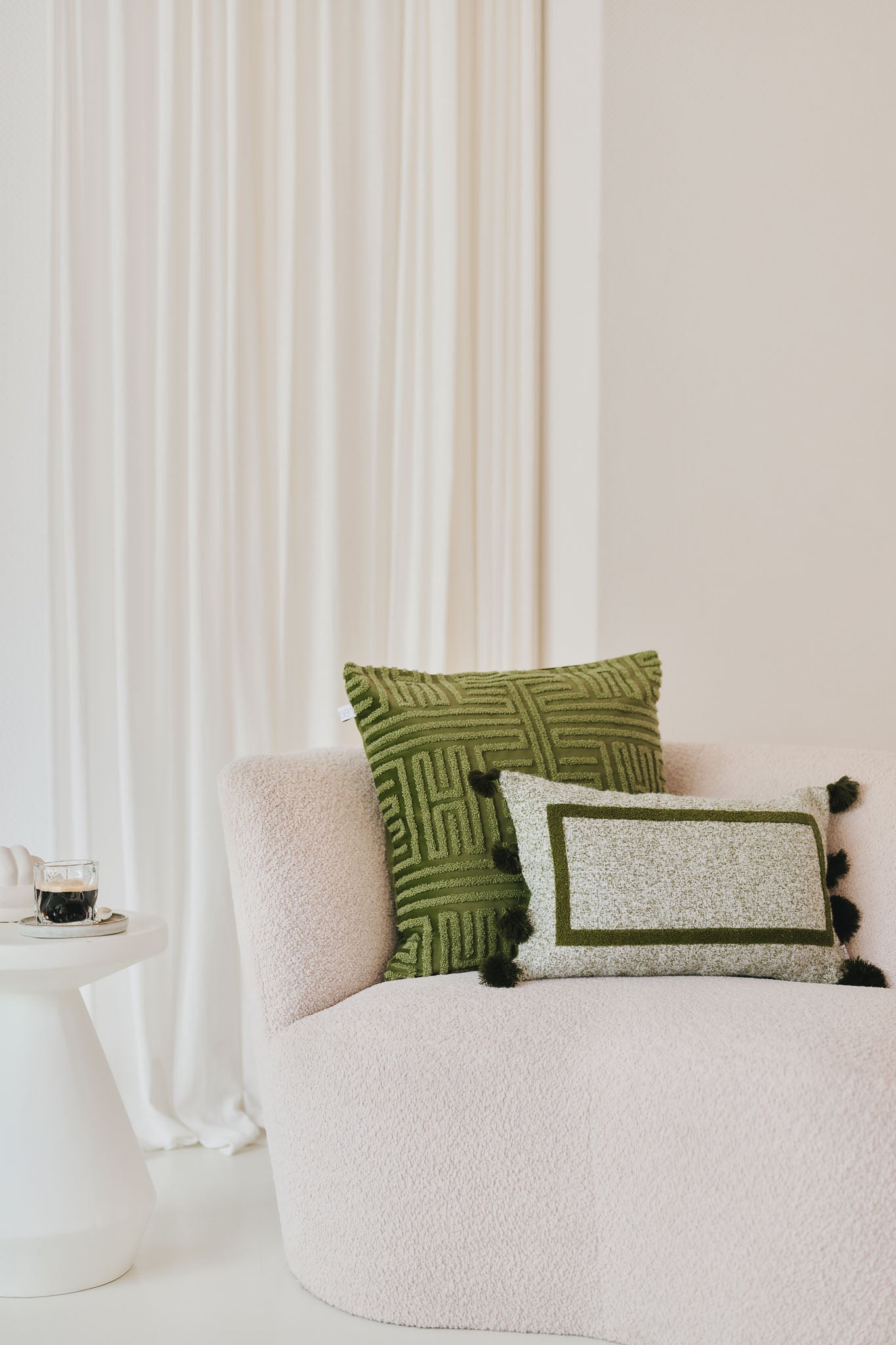 NOA – Jacquard cushion cover, 50x50 cm | Geometric green