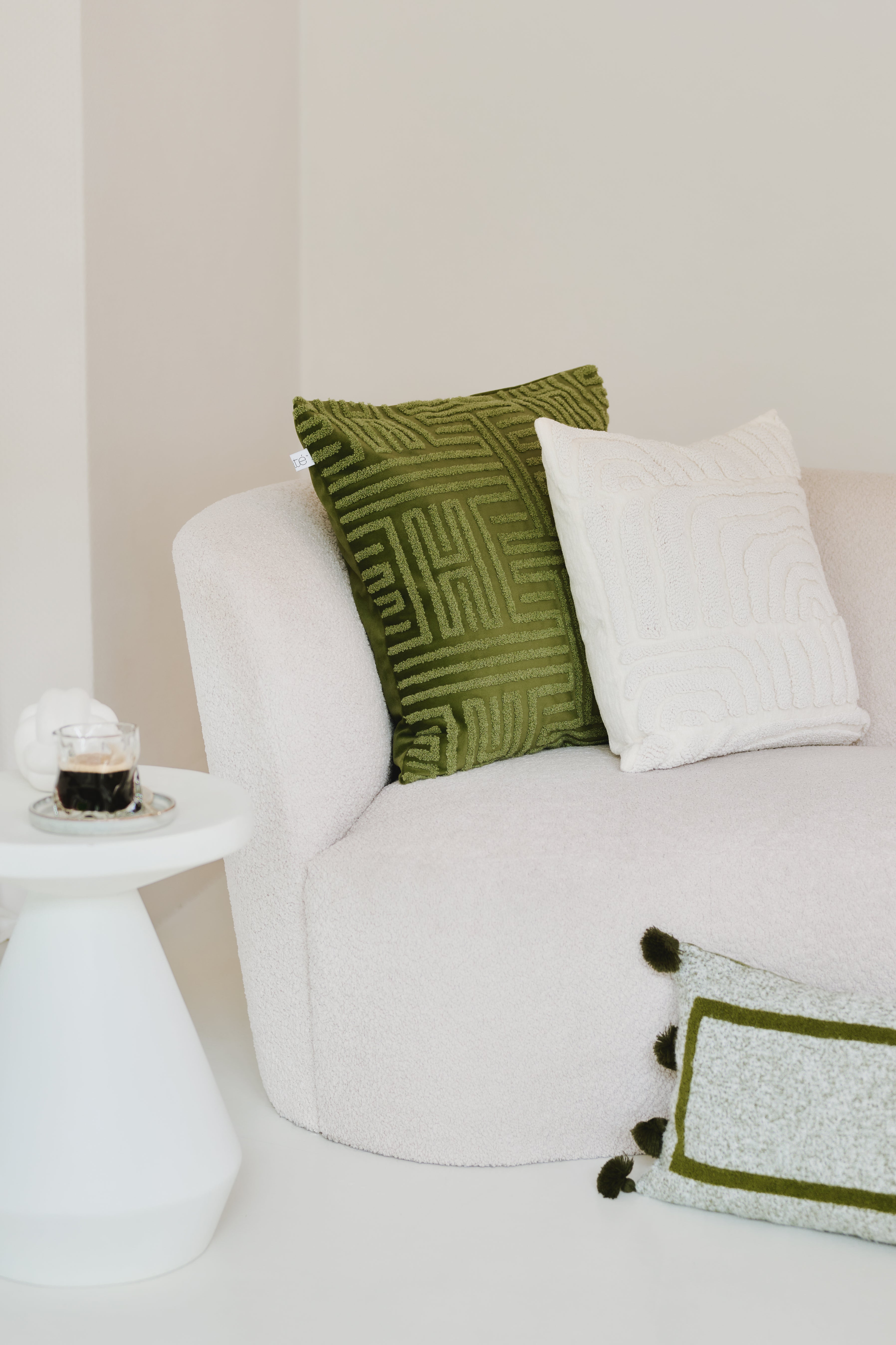 NOA – Jacquard cushion cover, 50x50 cm | Geometric green