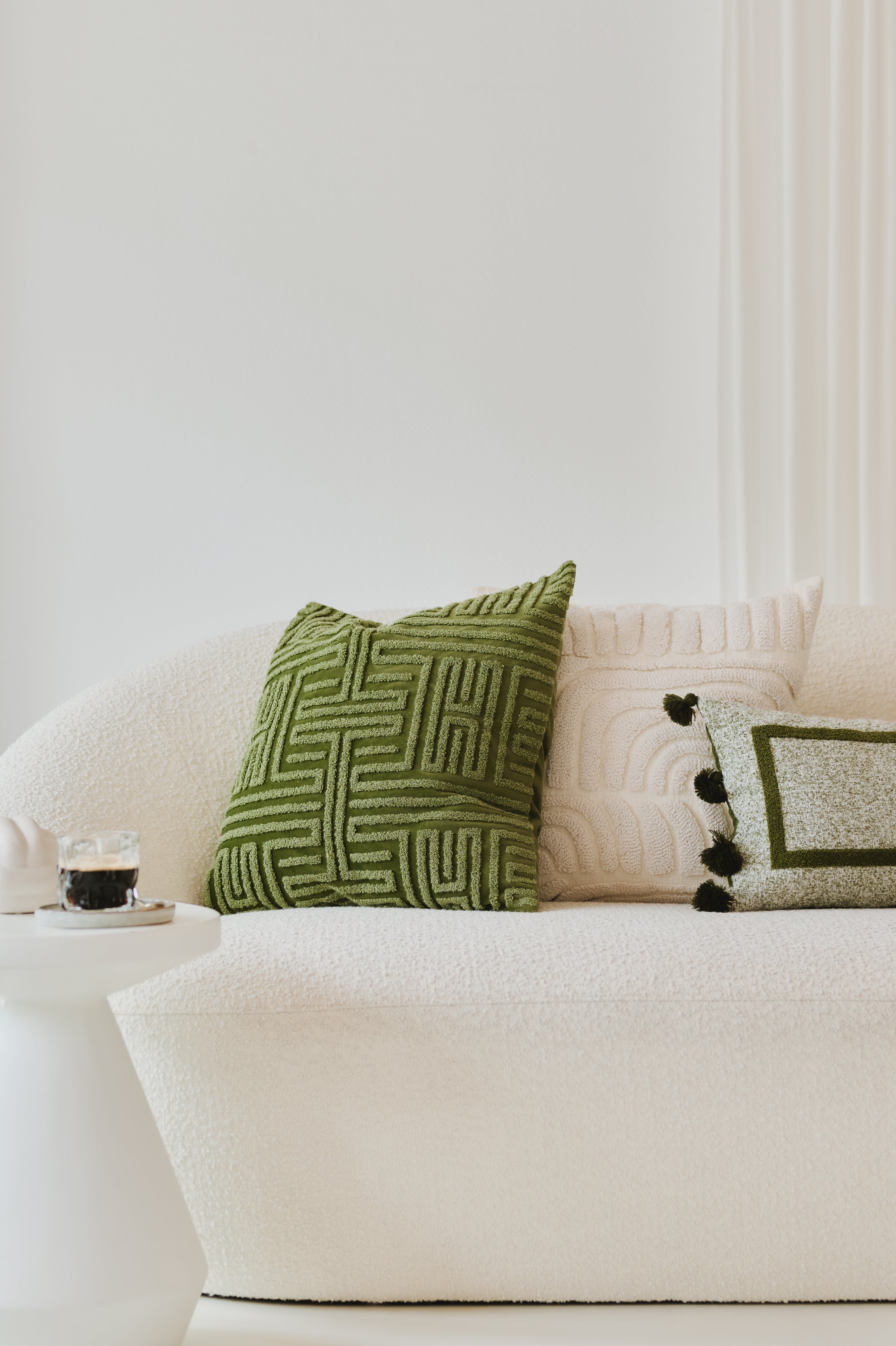 NOA – Jacquard cushion cover, 50x50 cm | Geometric green